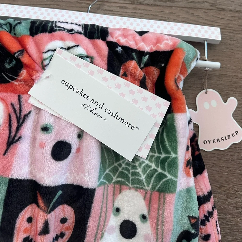 Cupcakes And Cashmere Multicolor Halloween Oversized Decorative Throw Blanket